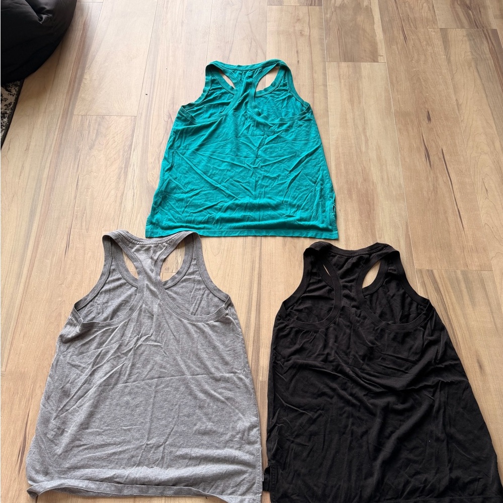 Nike Tank Tops - Picture 2 of 5